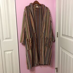 PAUL SMITH Men's Multi-Stripe Shawl
Robe size medium